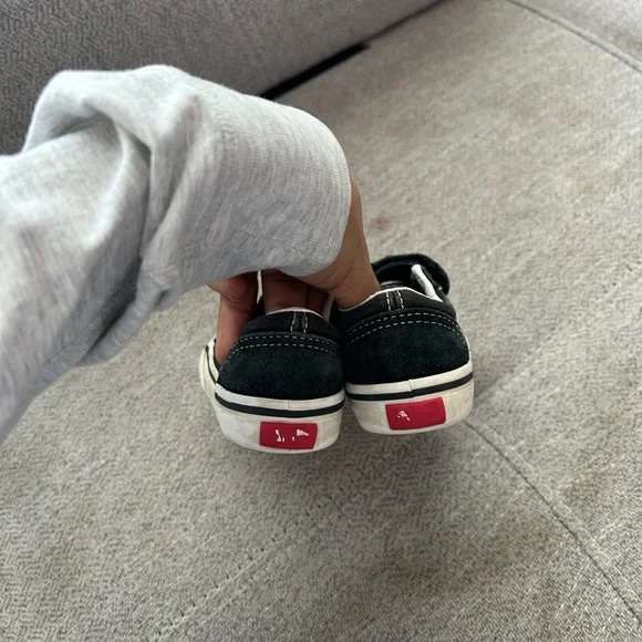 Vans Kids Black & White Velcro Old Skool Sneakers - Picture 5 of 6